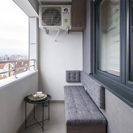 Eleganza & La Vista Apartman *